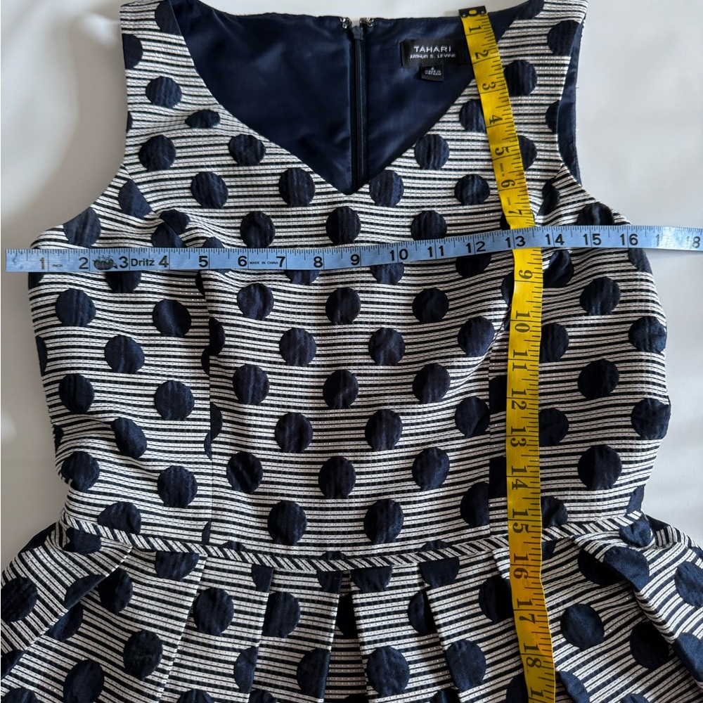 Tahari by Arthur Levine Navy Polka Dot Sleeveless a-line Dress in size 4 - Picture 10 of 13